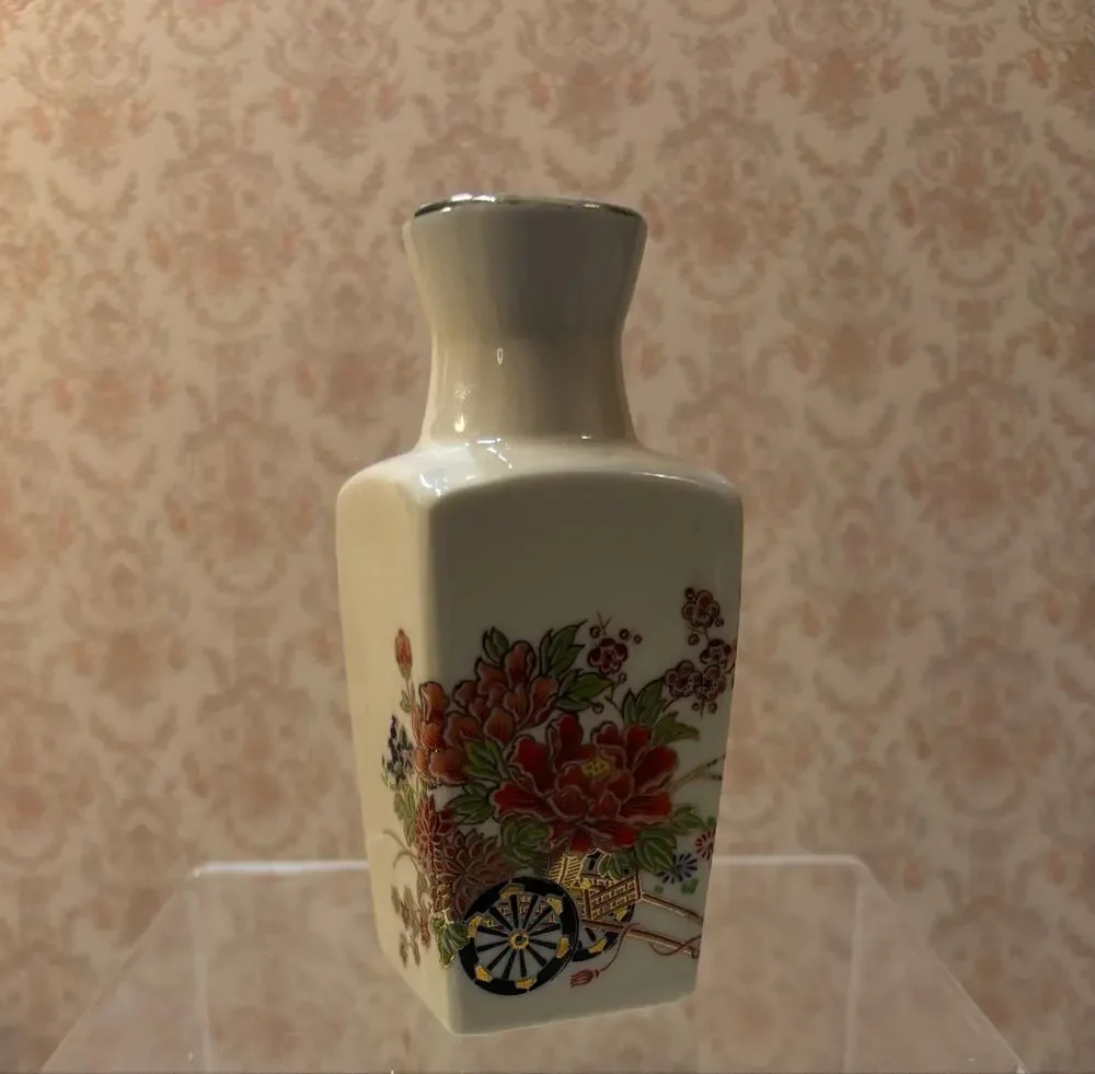 Vintage Miyako Style Mini Porcelain White Vase Japan 3 5/8